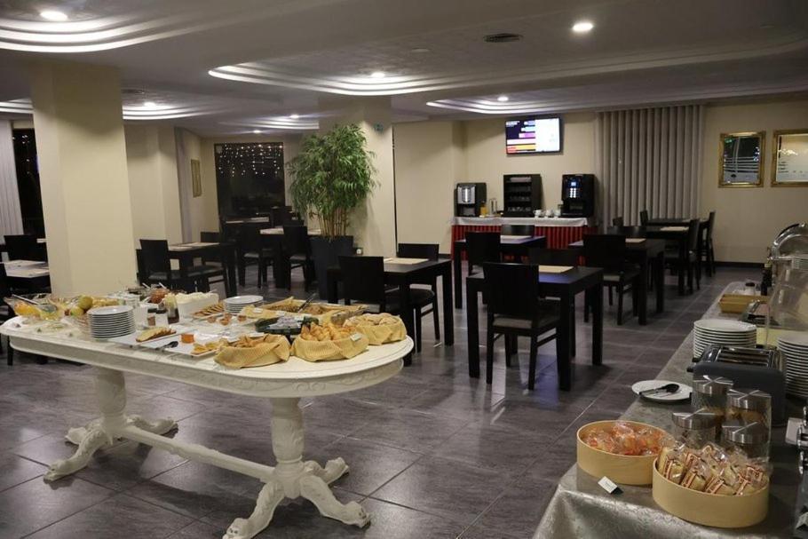 Hotel Santhyago Trofa Εξωτερικό φωτογραφία