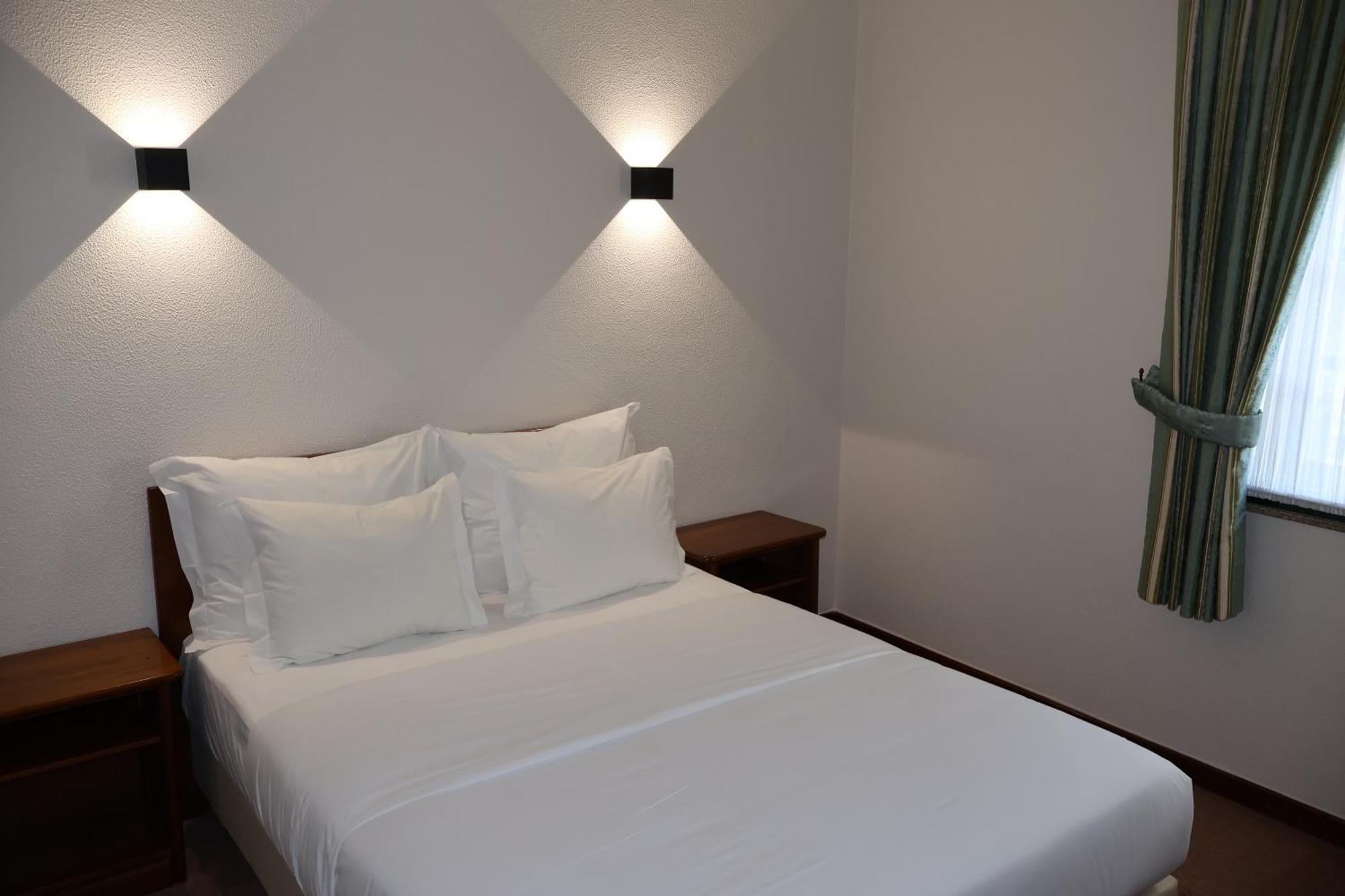 Hotel Santhyago Trofa Εξωτερικό φωτογραφία
