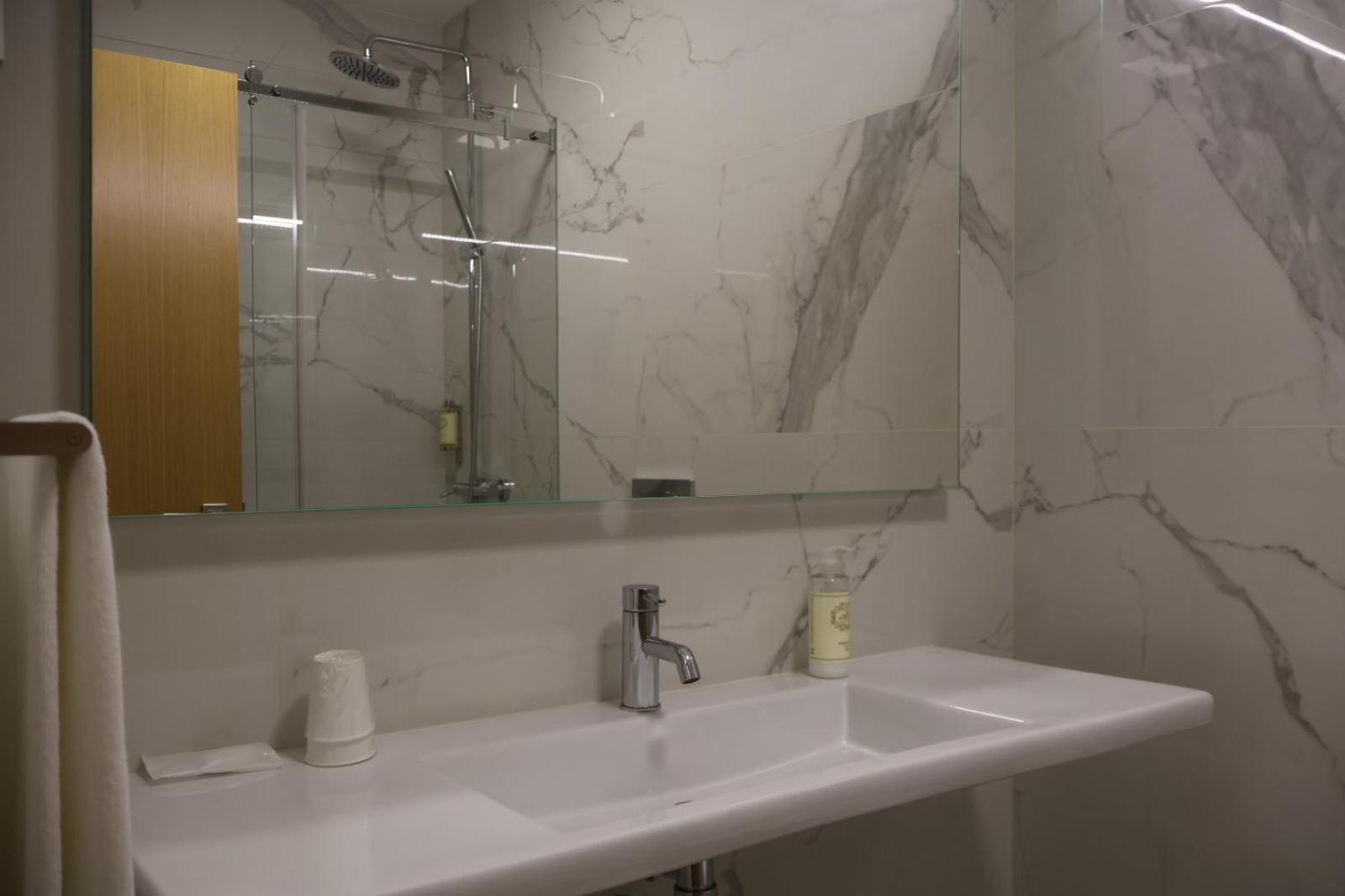 Hotel Santhyago Trofa Εξωτερικό φωτογραφία